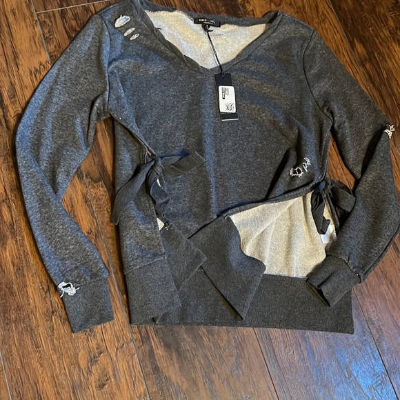 NWT Romeo & Juliet Couture Sweatshirt - Picture 5 of 10